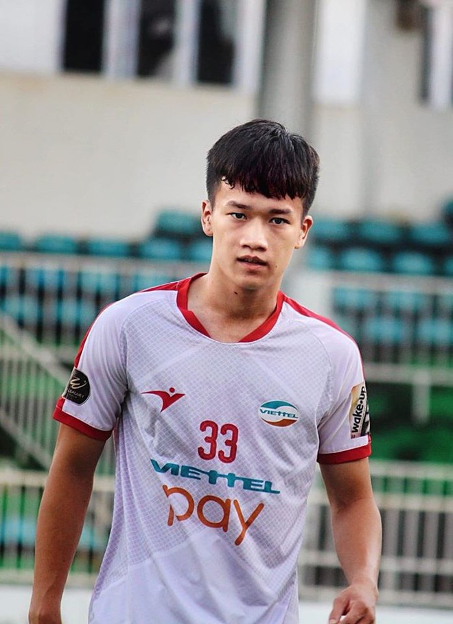 Nhan sắc gợi cảm của hot girl Táo Quân bị đồn là bạn gái tiền vệ Hoàng Đức-11