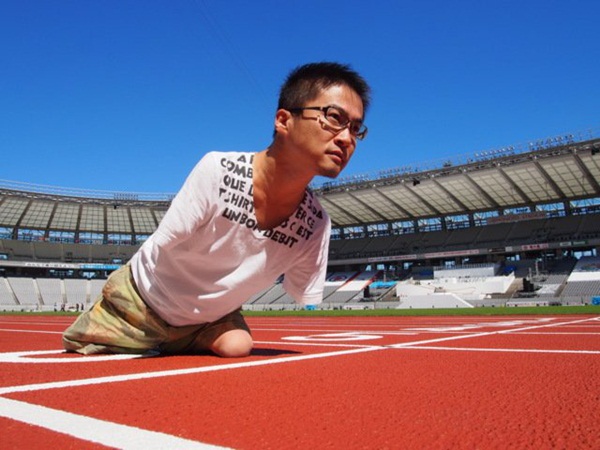 Người hùng không tay chân: Tài năng xuất chúng được vạn người tung hô bỗng thành kẻ tội đồ của Nhật Bản vì ngoại tình với 50 phụ nữ-1