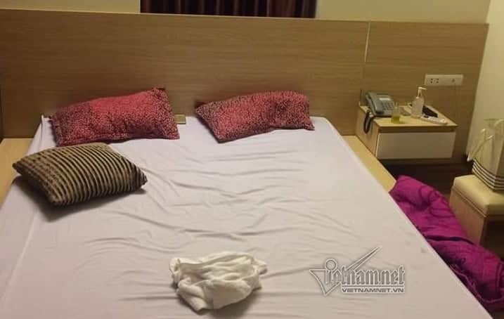 Vợ sốc nặng trước thói quen của người chồng đạo mạo-1