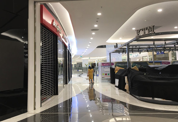 Thất vọng Aeon Mall Hà Đông, khai trương rồi hàng đóng cửa im lìm-4