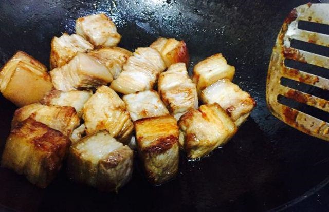 Thả thịt lợn vào nồi cơm điện, tưởng sai sai mà có ngay món ăn tuyệt đỉnh-6