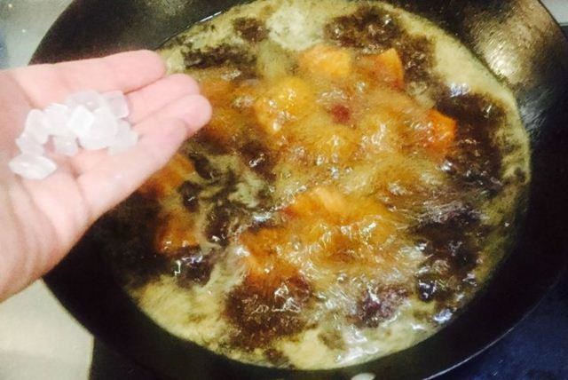 Thả thịt lợn vào nồi cơm điện, tưởng sai sai mà có ngay món ăn tuyệt đỉnh-9