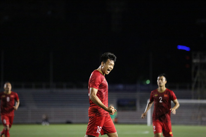 Đội tuyển U22 Việt Nam vẫn thi đấu với Singapore dù siêu bão Kammuri đổ bộ-1