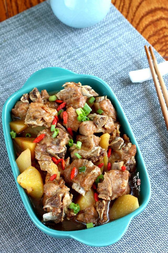 Không cần hầm, làm cách này sau 20 phút đã có ngay món sườn chín mềm, ngọt đậm-7