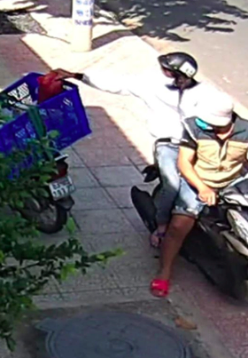 Tranh thủ lúc shipper lơ đễnh, đạo chích nhanh chóng thó mất kiện hàng mà chẳng cần biết mình trộm thứ gì-2