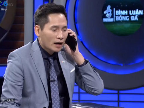 BTV Quốc Khánh cũng ngồi dự bị như Bùi Tiến Dũng trong chương trình bình luận trước trận U22 Việt Nam vs U22 Singapore-3