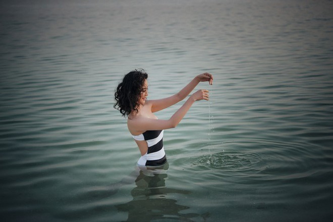 MC Thanh Mai gây choáng khi mặc bikini khoe body không tỳ vết ở tuổi 46-10