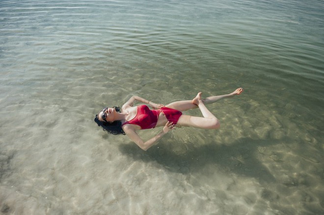 MC Thanh Mai gây choáng khi mặc bikini khoe body không tỳ vết ở tuổi 46-11