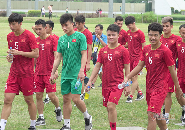 Đội hình U22 Việt Nam vs U22 Singapore: Bùi Tiến Dũng bắt chính-1