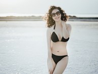 MC Thanh Mai gây 'choáng' khi mặc bikini khoe body không tỳ vết ở tuổi 46