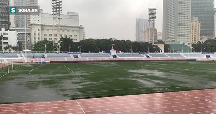 Sân bóng SEA Games ngập sũng nước trước giờ G, tiềm ẩn nguy cơ lớn cho U22 Việt Nam-6