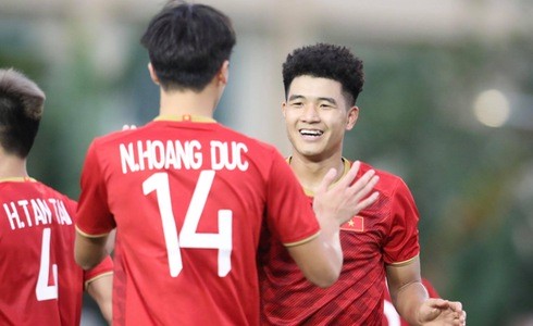 U22 Việt Nam vs Singapore: Bùi Tiến Dũng dự bị-3