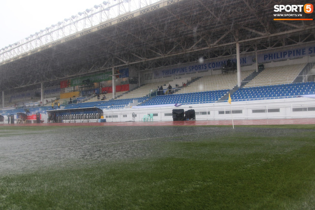 Trận Việt - Sing có nguy cơ thành thủy chiến, fan Việt Nam tặc lưỡi: Thường Châu tuyết trắng còn chẳng sợ nữa là sân ngập nước!-1