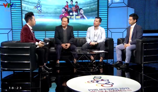 BTV Quốc Khánh cũng ngồi dự bị như Bùi Tiến Dũng trong chương trình bình luận trước trận U22 Việt Nam vs U22 Singapore-1