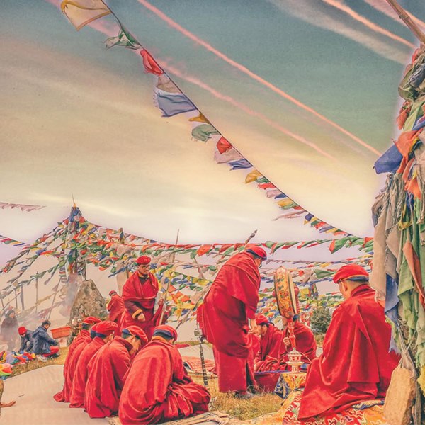 Loạt hình du lịch Ấn Độ của vợ chồng Minh Nhựa lại bị dân tình soi ra dùng app ghép mây trời - cánh chim, chỉnh màu thì quá gắt”-5