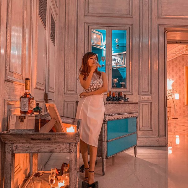 Loạt hình du lịch Ấn Độ của vợ chồng Minh Nhựa lại bị dân tình soi ra dùng app ghép mây trời - cánh chim, chỉnh màu thì quá gắt”-8