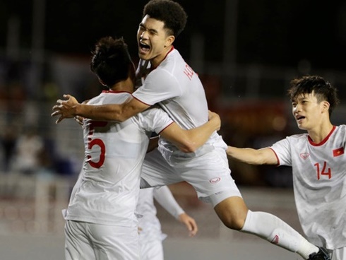 Đức Chinh đánh đầu mang về trận thắng cho U22 Việt Nam trước Singapore-1