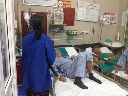 Người phụ nữ ngày thay áo cho người đã mất, đêm ăn “lộc trời” từ nhà tang lễ