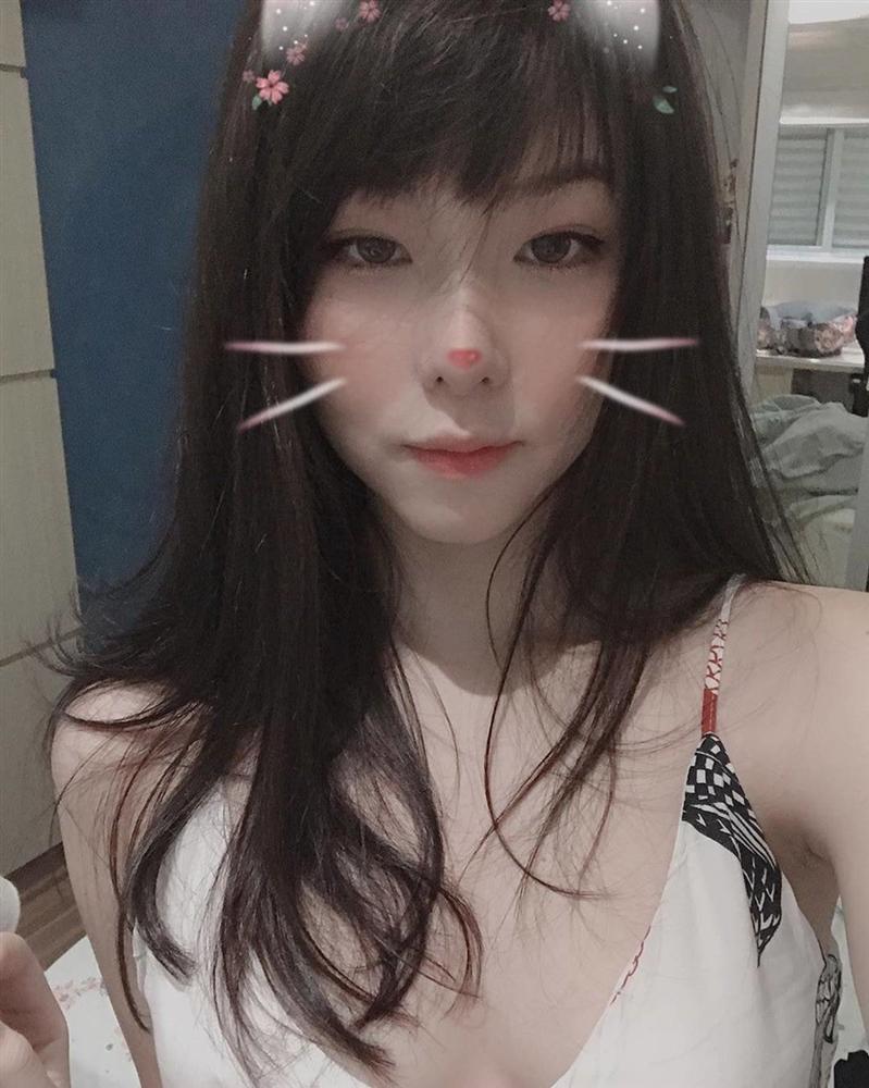 Nhan sắc nữ game thủ vừa lộ ảnh thân mật với bạn trai-2