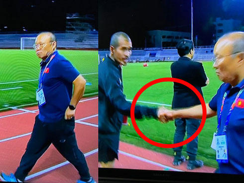 Ảnh chế bố Park bảo vệ học trò trong từng trận đấu tại SEA Games 30-10