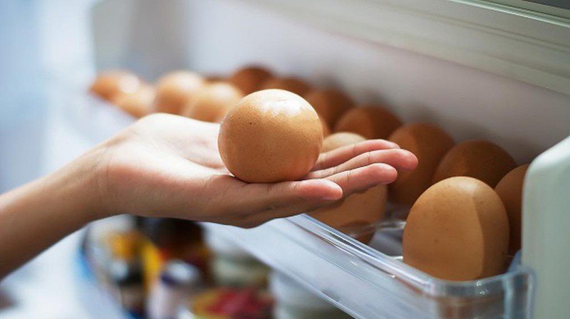 Tại sao không nên để trứng ở cánh cửa tủ lạnh-1