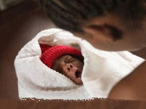 Thiếu tiền túng quẫn, cặp vợ chồng quyết định bán con mới sinh để lấy tiền nhưng hại luôn người mua con vì lòng tham vô đáy-3