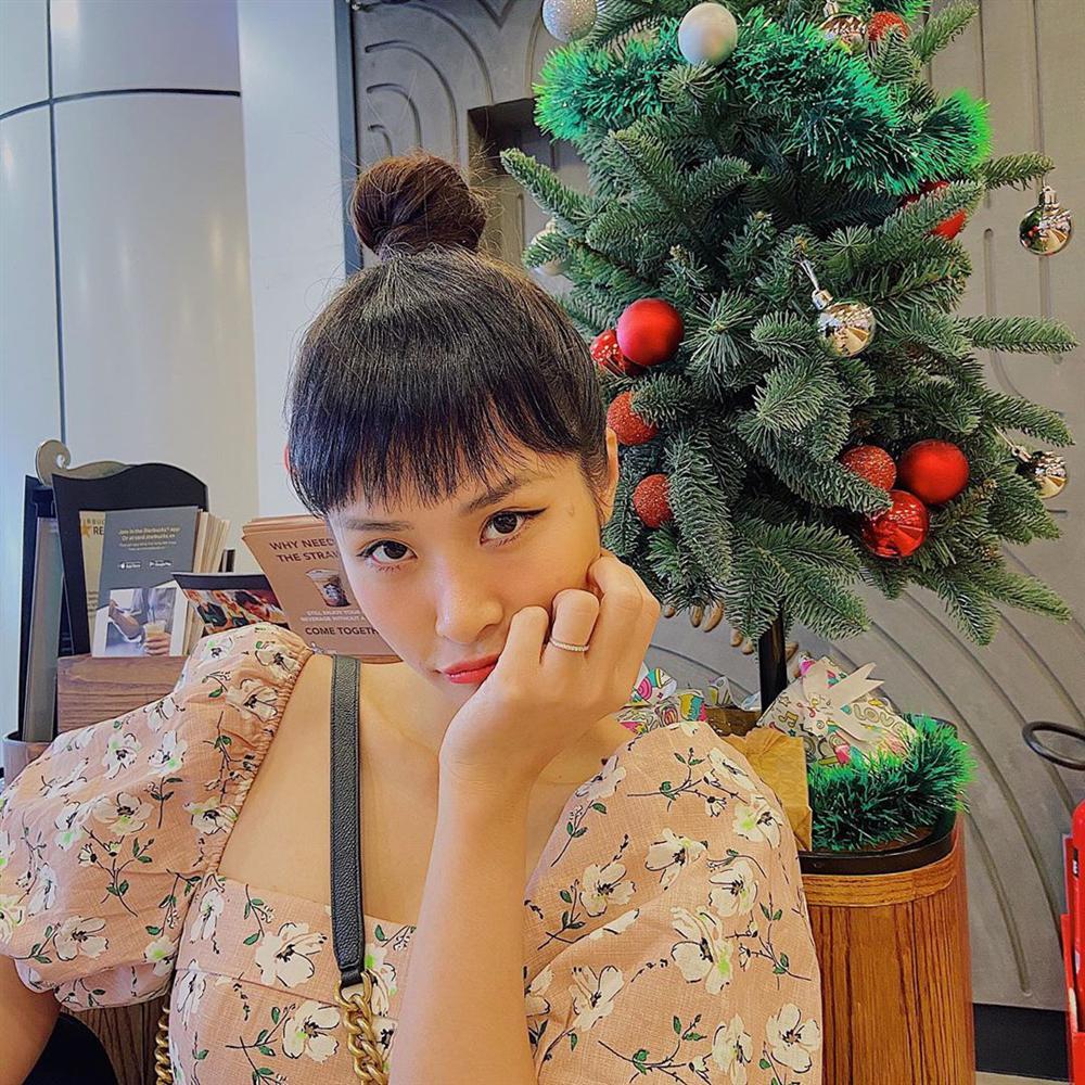 Gái có chồng” Đông Nhi vừa F5 sương sương với tóc mái đã bị fan phũ phàng khuyên bỏ mái đi càng sớm càng tốt-1