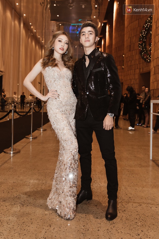 Nhã Phương diện đầm chặt hết nấc nhưng trang điểm bợt, Ngọc Trinh lại làm quá với tóc dài tận... đùi-3