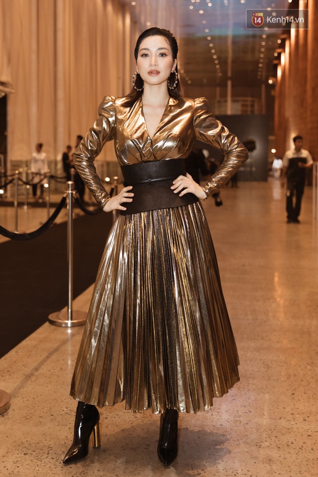 Nhã Phương diện đầm chặt hết nấc nhưng trang điểm bợt, Ngọc Trinh lại làm quá với tóc dài tận... đùi-4