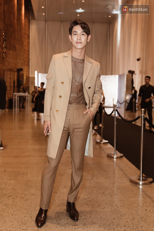 Nhã Phương diện đầm chặt hết nấc nhưng trang điểm bợt, Ngọc Trinh lại làm quá với tóc dài tận... đùi-16