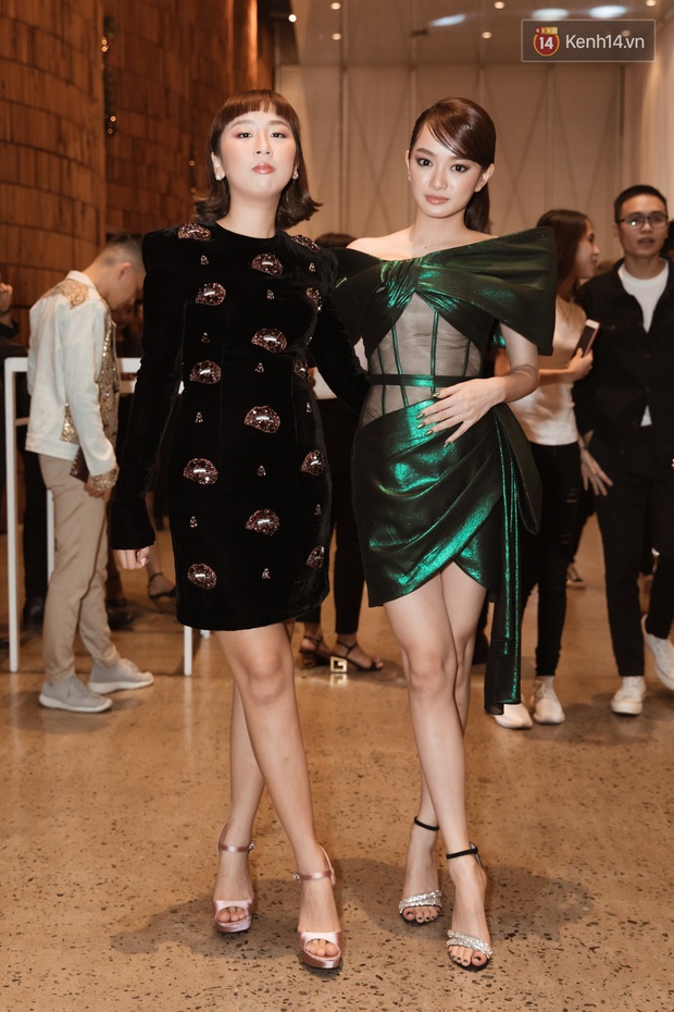 Nhã Phương diện đầm chặt hết nấc nhưng trang điểm bợt, Ngọc Trinh lại làm quá với tóc dài tận... đùi-17