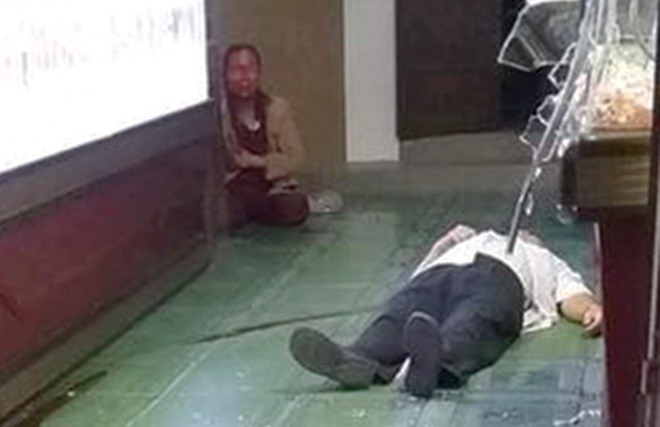 Nhân lúc U22 Việt Nam hạ Singapore, tên cướp đạp xe đến cướp tiệm vàng-2