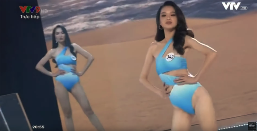 Thúy Vân lộ vòng 1 khi trình diễn áo tắm: Là sự cố thật hay chỉ do góc nhìn?-4