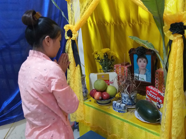 Sau vụ người mẹ tự vẫn ở Hà Nội: Cô gái trẻ đơn thân nuôi 3 con nhỏ chia sẻ về nỗi cơ cực-2