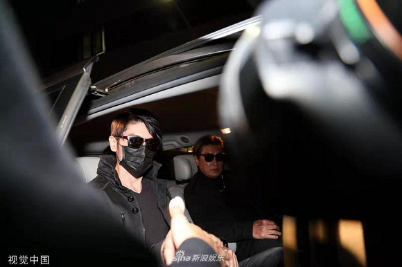 Cha Cao Dĩ Tường ngã quỵ trong lễ tang của con trai-4