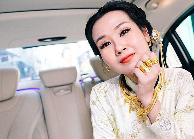 Lấy chồng ngoại quốc, Hoàng Oanh khao tiệc tinh tế, 2 sao Việt khác xa hoa đắt đỏ-3