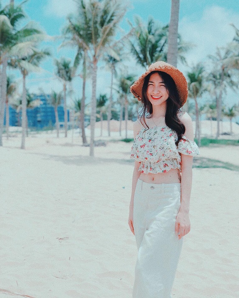 Giữa ồn ào sinh con, Hòa Minzy khoe vòng 1 khủng đúng kiểu mẹ bỉm sữa khi dự show thời trang-8