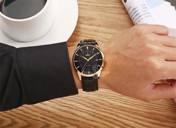 Thế Giới Di Động bán đồng hồ ưu đãi sốc: Mua 2 tính tiền 1-3