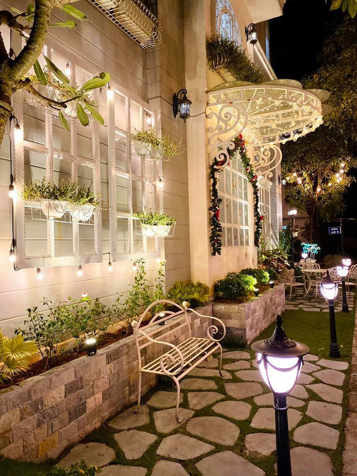 Biệt thự vợ chồng Thúy Hạnh trang hoàng lung linh đón Noel-2