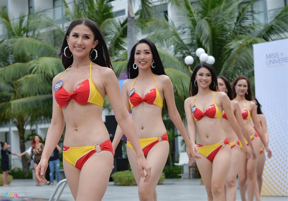 Thúy Vân tự tin diễn bikini sau sự cố lộ vòng một-15