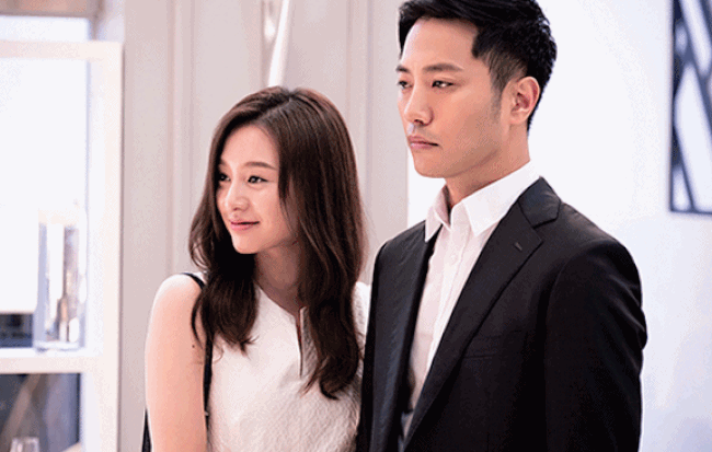 Gặp vợ cũ 31 tuổi đi thử váy cưới với trai già U50 còn nghèo rớt”, chồng cũ xông đến cà khịa nhưng lập tức phải muối mặt quay về-1