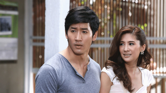 Gặp vợ cũ 31 tuổi đi thử váy cưới với trai già U50 còn nghèo rớt”, chồng cũ xông đến cà khịa nhưng lập tức phải muối mặt quay về-2