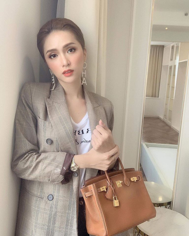 Căn hộ sang trọng, chứa nhiều hàng hiệu của Hương Giang-9