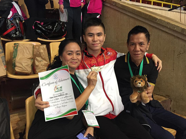 SEA Games 30: Đang thi đấu thì cha qua đời, VĐV sau khi giành HCV mới biết tin dữ thì bật khóc nức nở-4