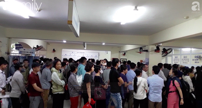 Nhức nhối nạn cò mồi cổng viện K: Chèo kéo bệnh nhân sang phòng khám tư nhân, bị đau bụng bắt đi xét nghiệm... HIV-3