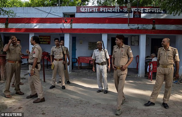 Kẻ biến thái giết 3 người trong gia đình, quan hệ với thi thể rồi cưỡng bức bé gái 10 tuổi khiến dư luận căm phẫn-1