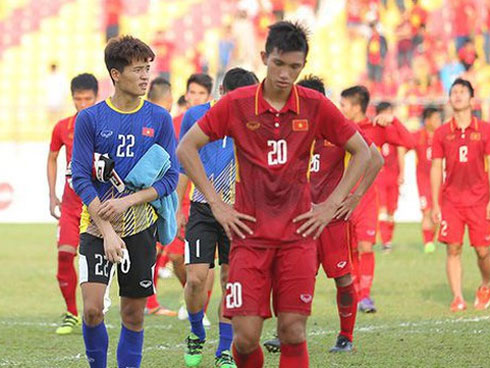 Cảnh sát hộ tống U22 Việt Nam đến SVĐ trước trận gặp Thái Lan-1