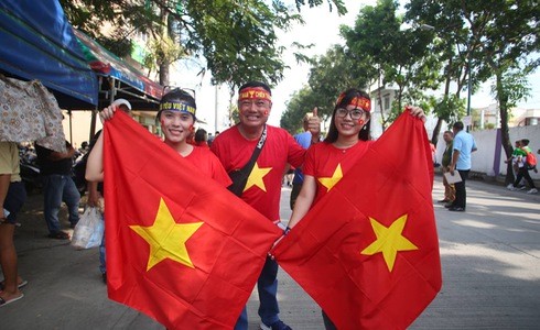 Việt Nam cho Thái Lan thành cựu vương sau trận hòa 2-2, tiến thẳng vào bán kết SEA Games với ngôi đầu bảng-15