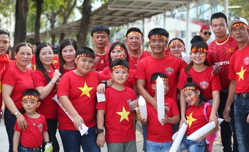 Việt Nam cho Thái Lan thành cựu vương sau trận hòa 2-2, tiến thẳng vào bán kết SEA Games với ngôi đầu bảng-16