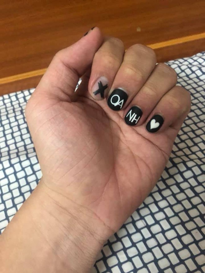 Làm nail” viết tên vợ: Cách giữ chồng bá đạo đang được hội chị em chia sẻ tích cực-3